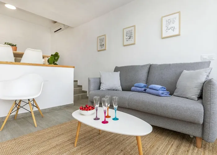 Garbi Salions By Interhome * 滨海托萨